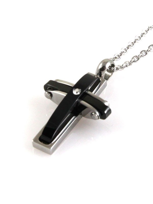 Collana con croce in acciaio