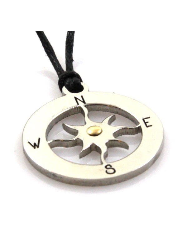 Collana con rosa dei venti in acciaio